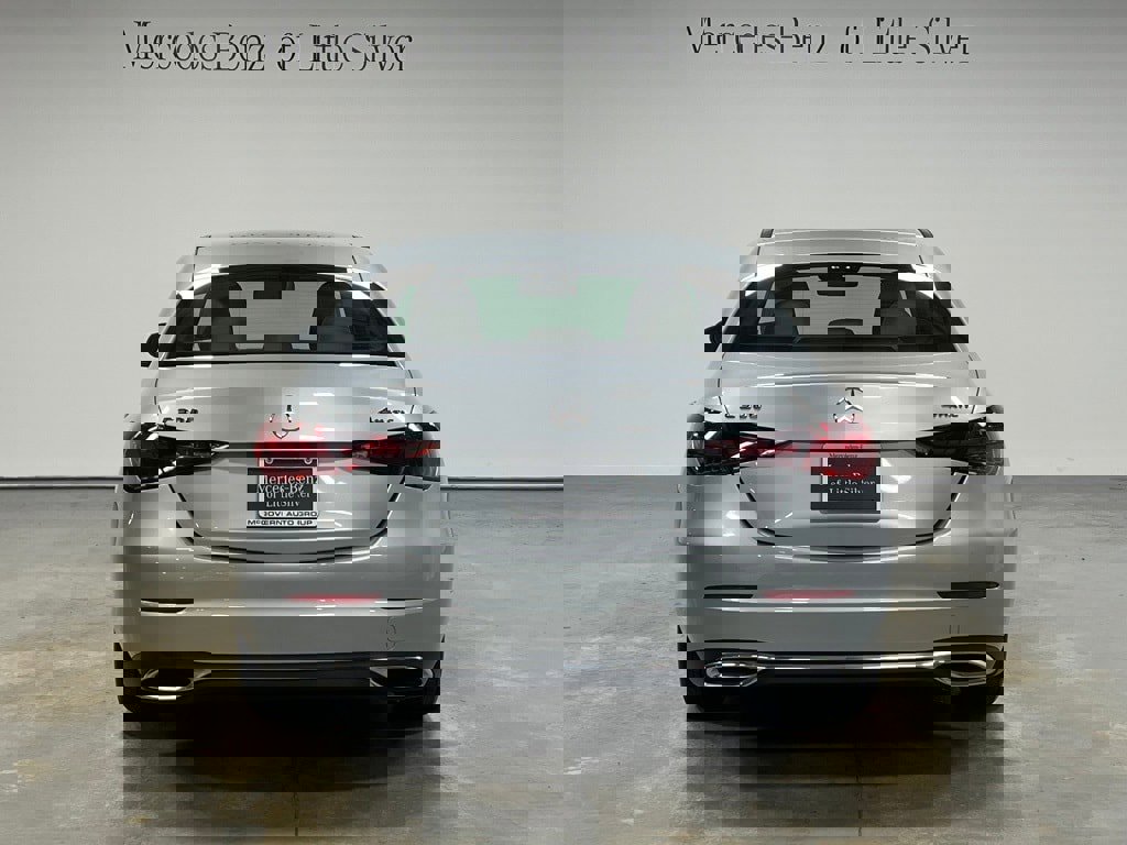 Used 2022 Mercedes-Benz C 300 4MATIC Sedan image 4