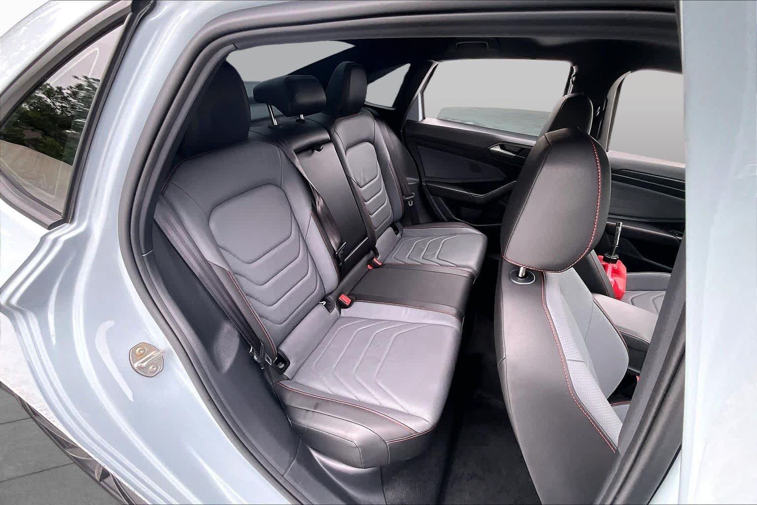 Used 2025 Volkswagen Jetta GLI Autobahn FWD image 19