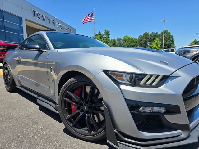 Used 2021 Ford Mustang Shelby GT500 w/ Technology Package RWD image 10