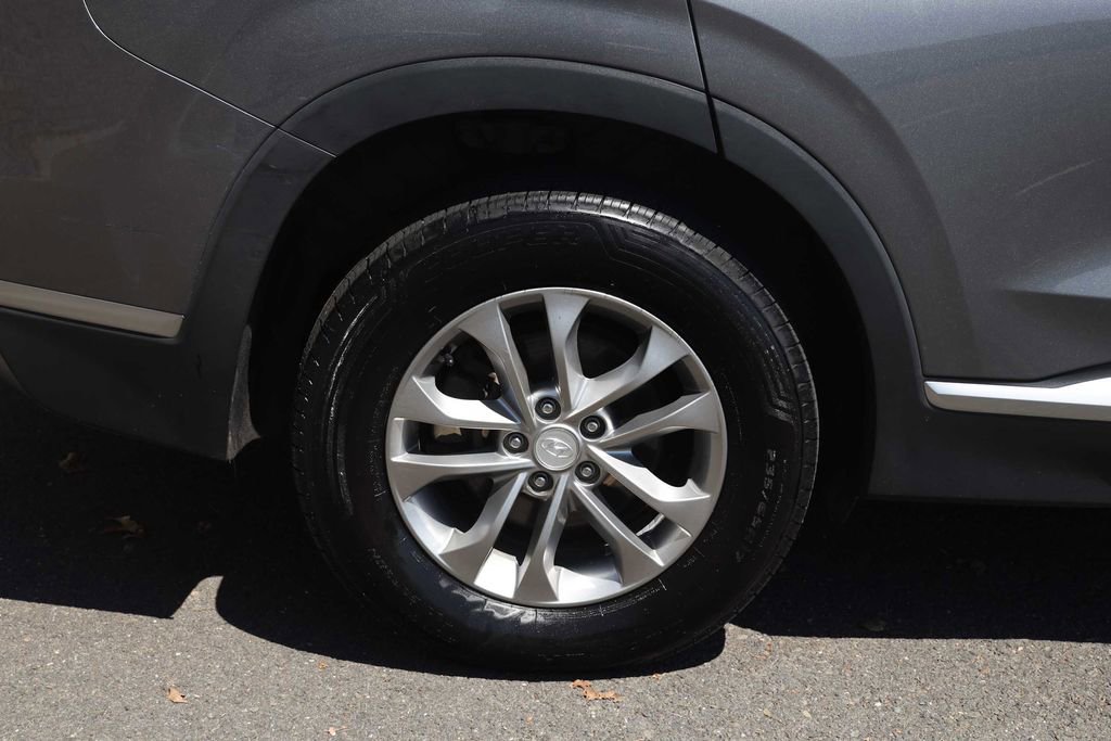 Used 2019 Hyundai Santa Fe SE AWD/4WD image 5