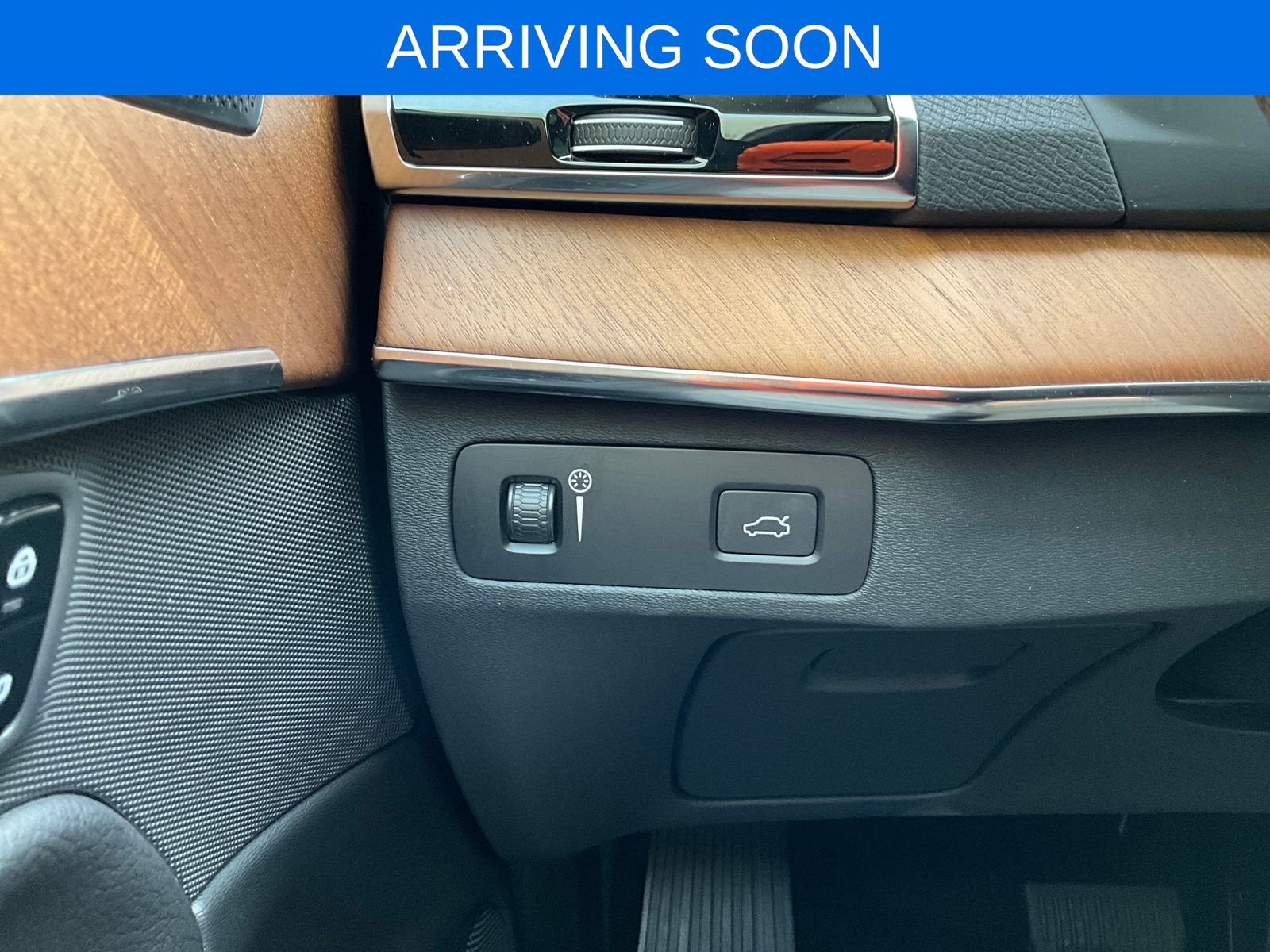 Certified 2022 Volvo XC90 T6 Momentum w/ Advanced Package image 23