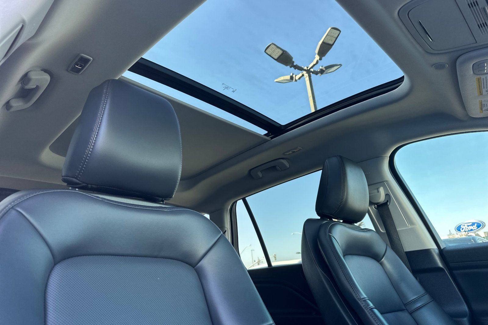 Used 2025 Lincoln Aviator AWD image 20