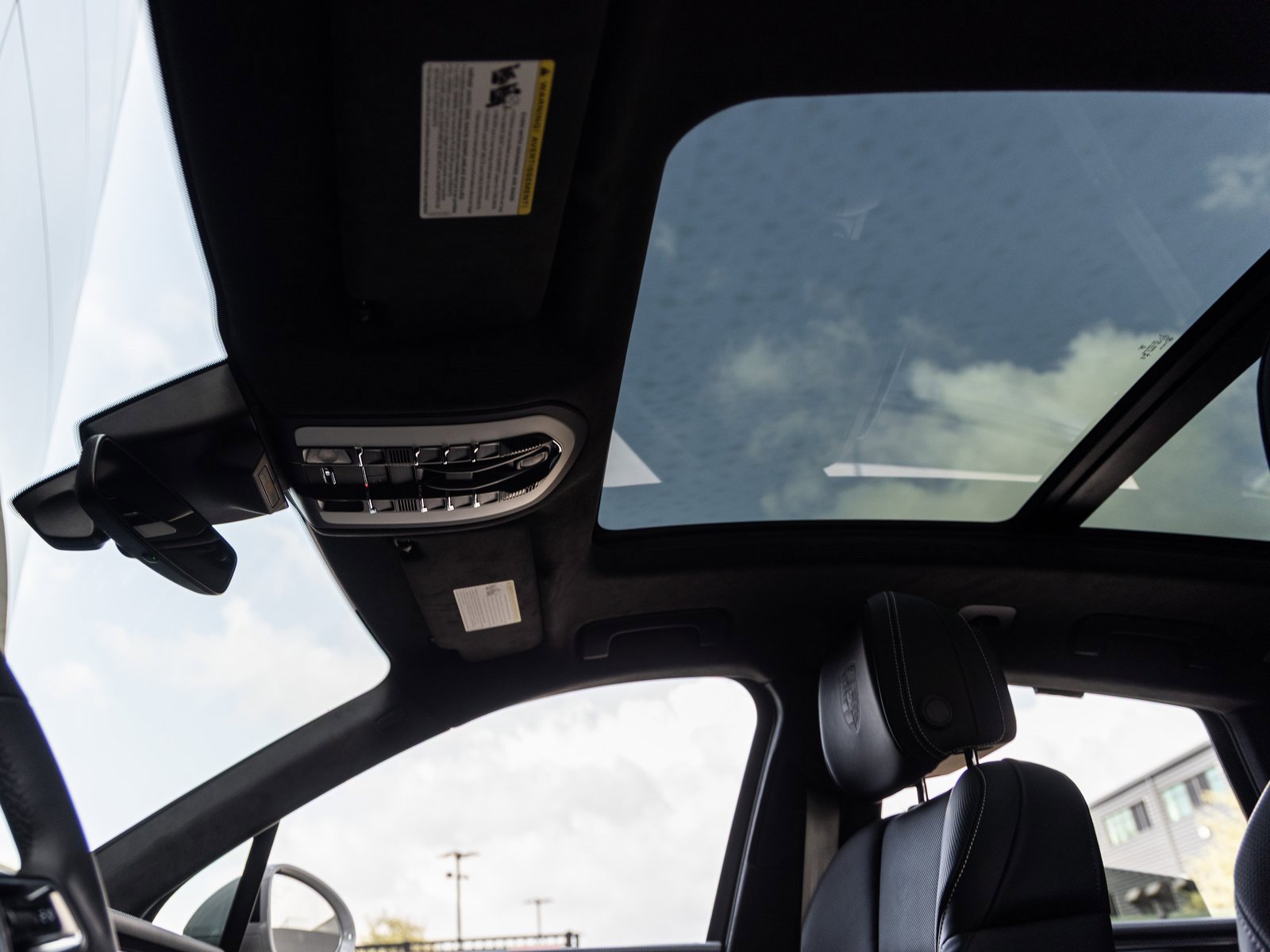 New 2026 Porsche Macan GTS image 27