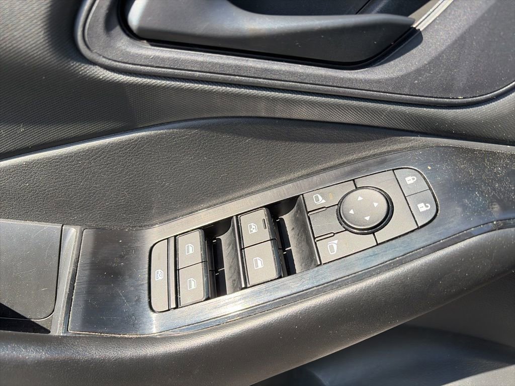 Used 2024 Nissan Rogue S image 14