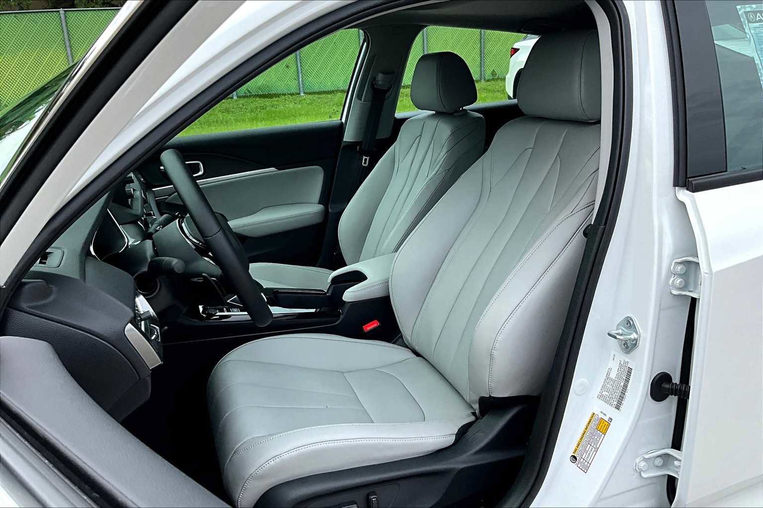 New 2025 Acura Integra image 9