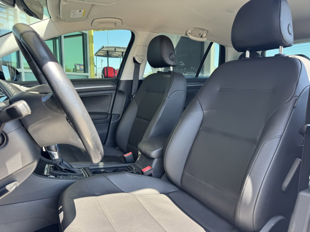 Used 2019 Volkswagen e-Golf SEL Premium image 34