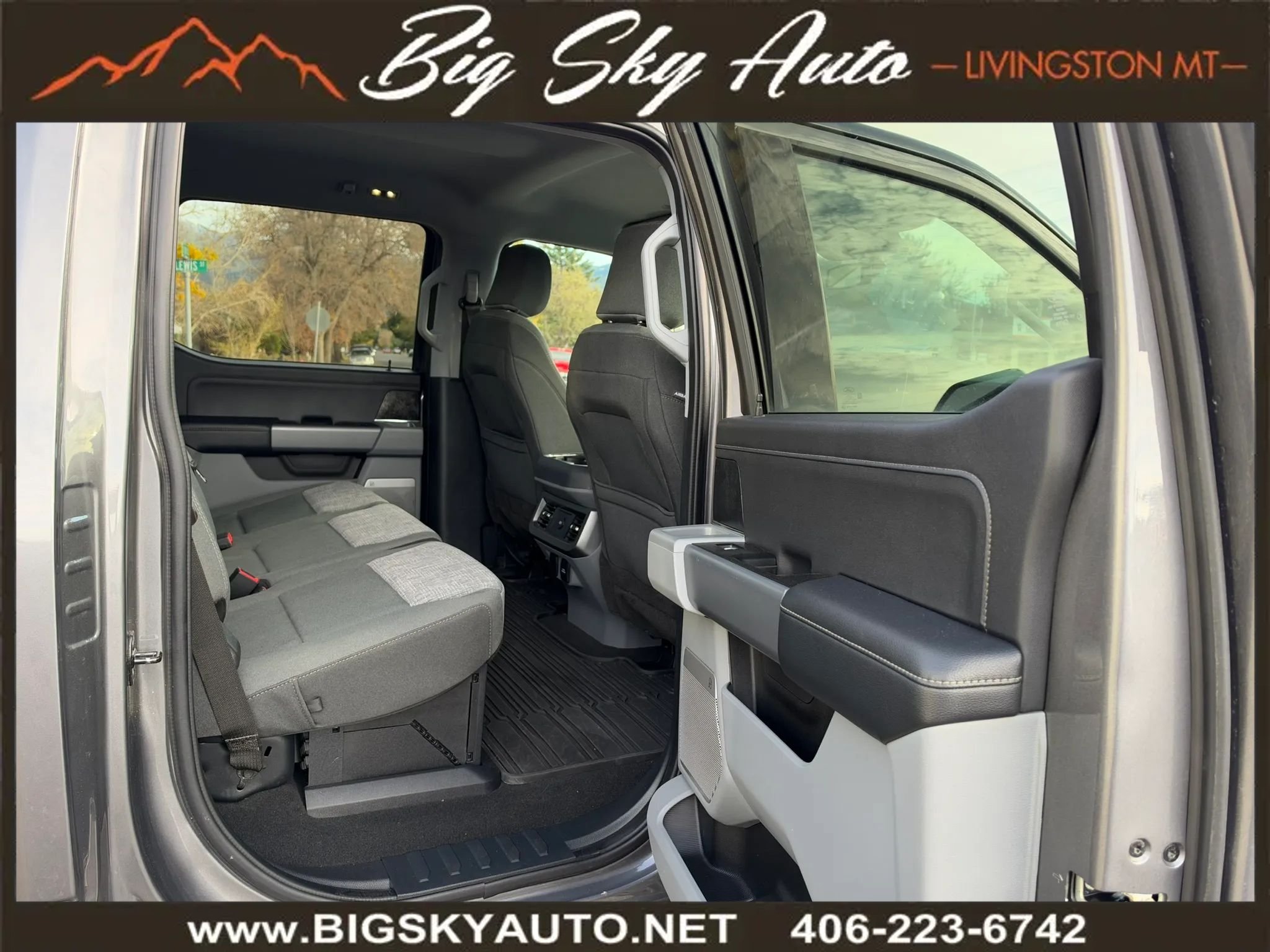 Used 2023 Ford F350 XLT w/ XLT Premium Package AWD/4WD image 23