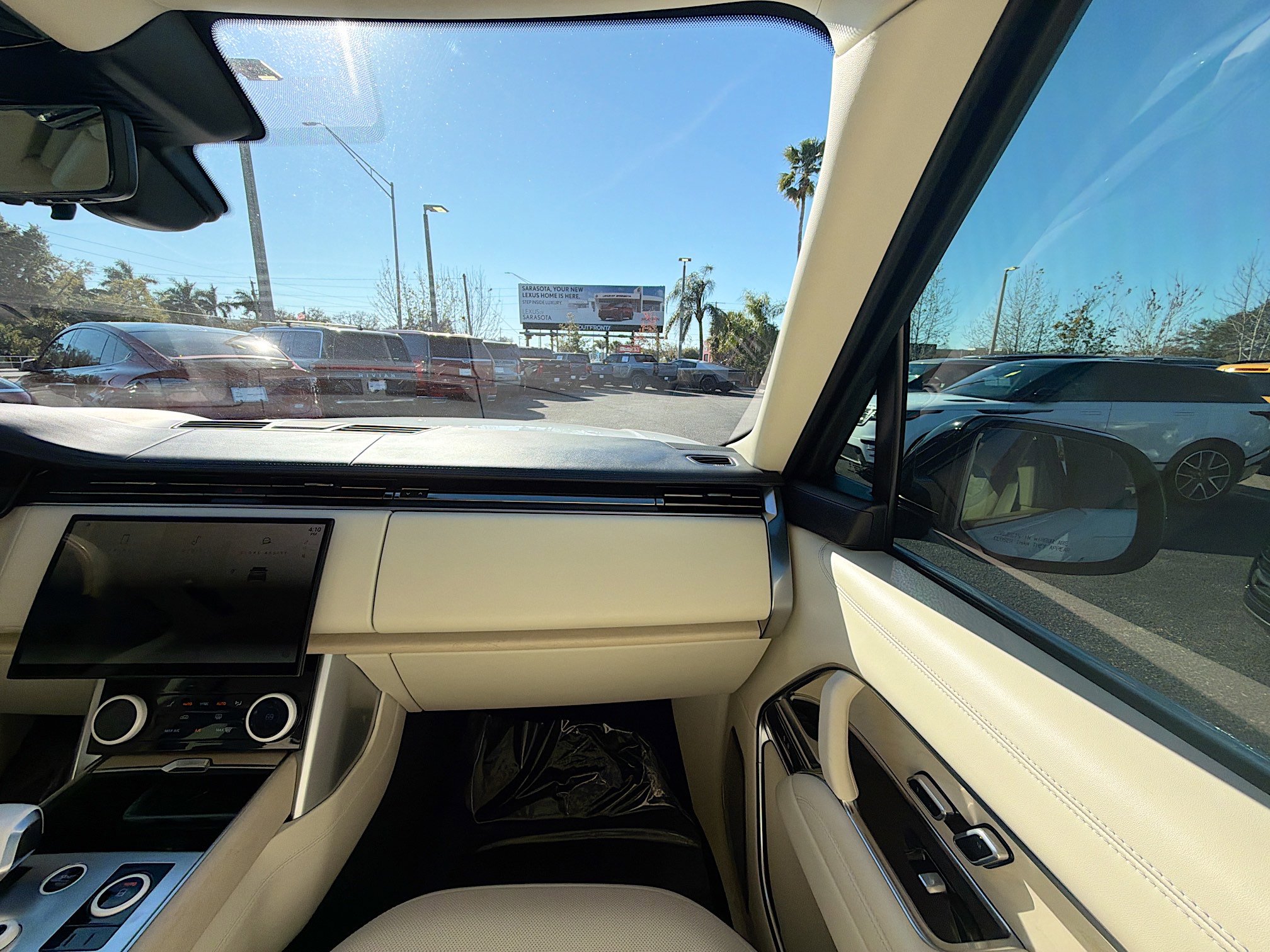 Used 2023 Land Rover Range Rover SV image 19