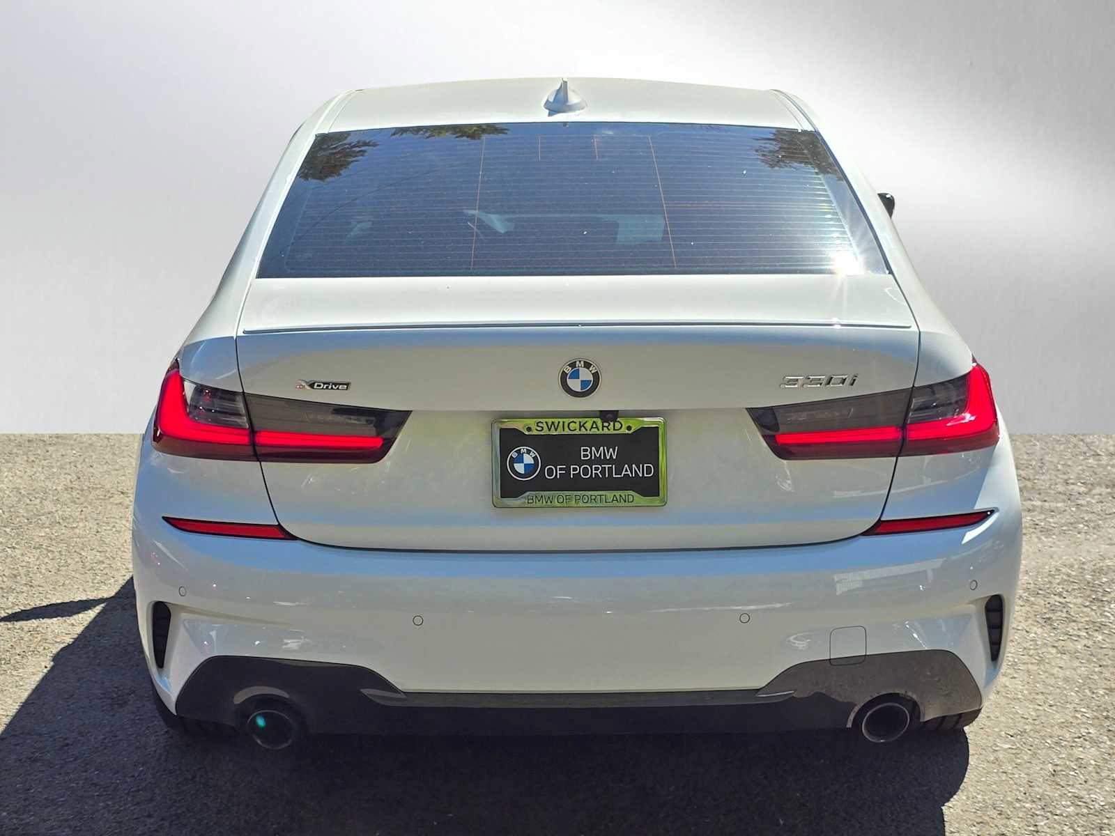 Used 2022 BMW 330i xDrive Sedan w/ M Sport Package image 4