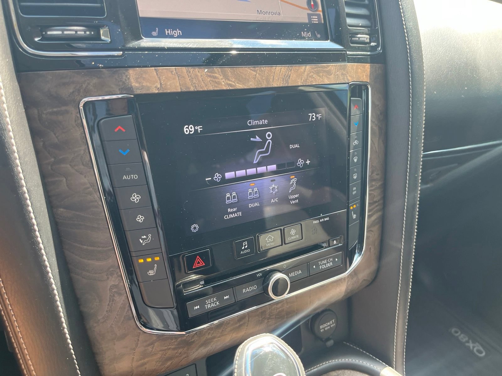 Used 2021 INFINITI QX80 Premium Select w/ All-Season Package RWD image 25