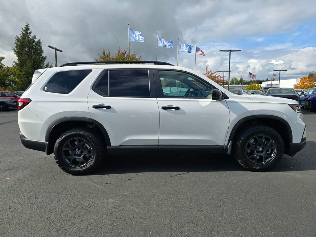 New 2025 Honda Pilot TrailSport image 24