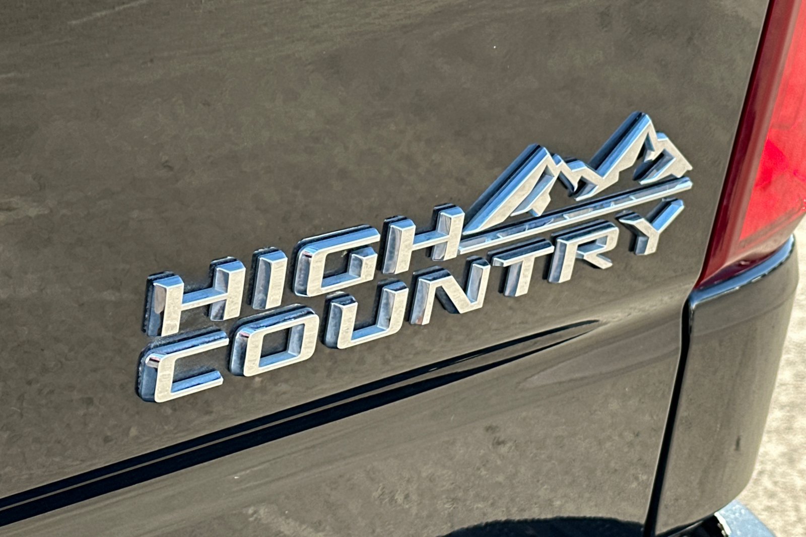 Used 2020 Chevrolet Silverado 1500 High Country w/ Technology Package AWD/4WD image 26