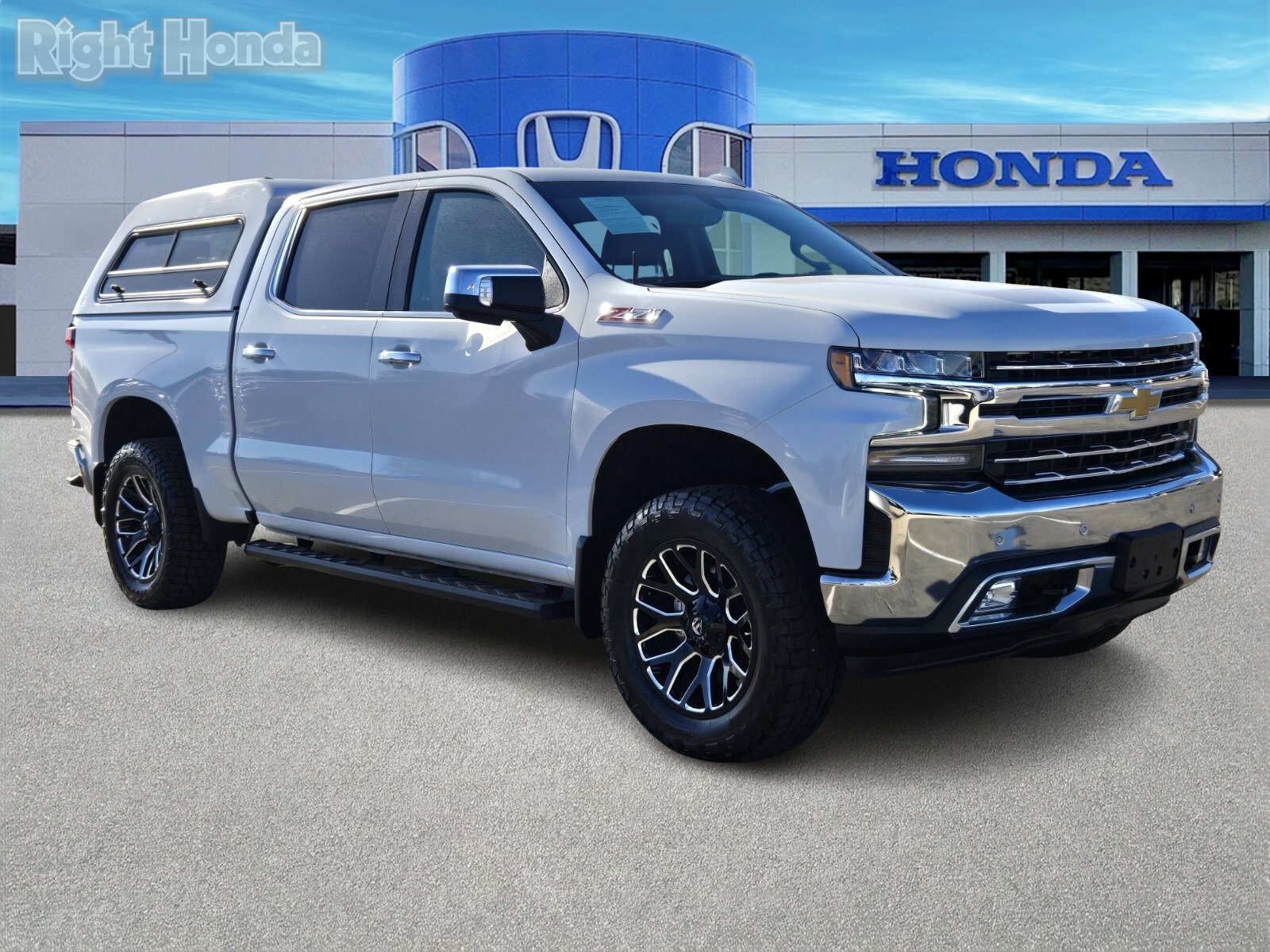 Used 2022 Chevrolet Silverado 1500 LTZ image 9