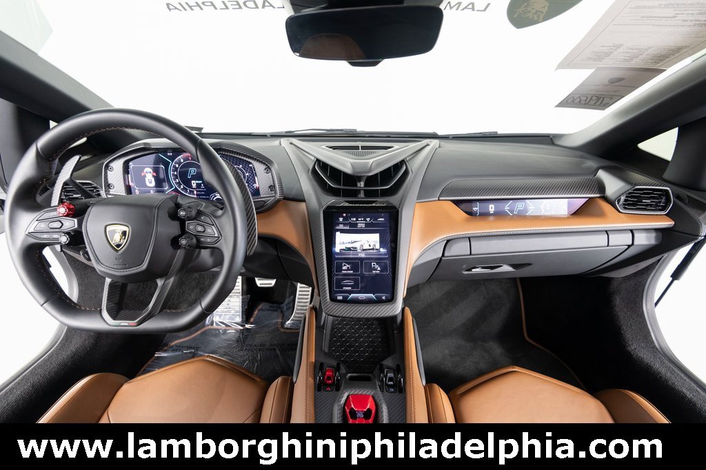 Used 2024 Lamborghini Revuelto image 31