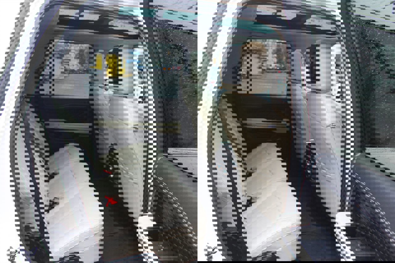 Used 2018 Ford Expedition Platinum image 18