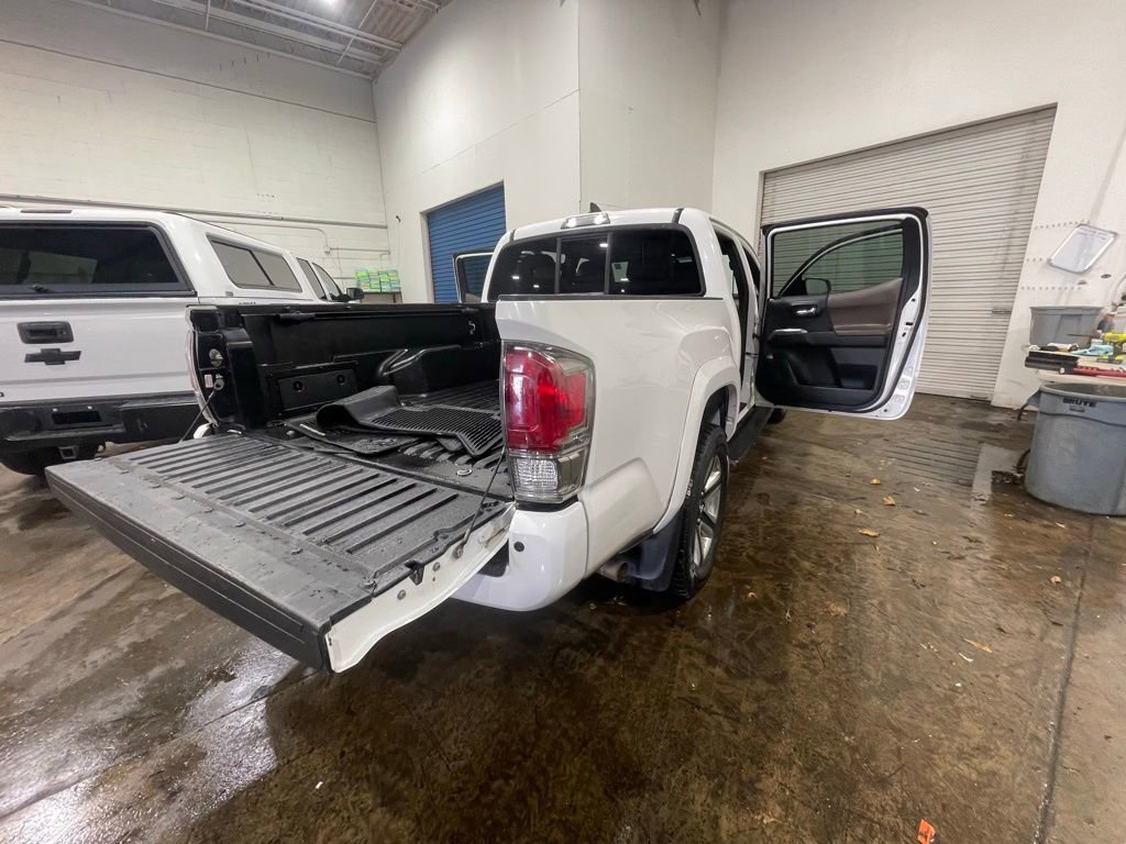 Used 2016 Toyota Tacoma Limited w/ Towing Package AWD/4WD image 20