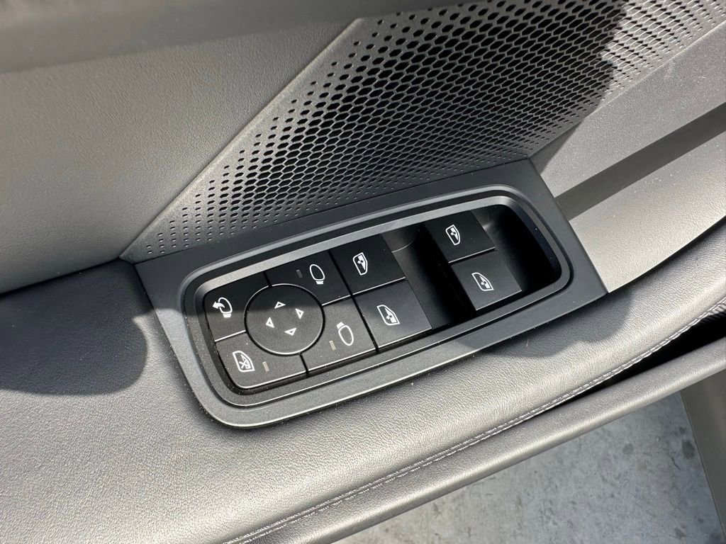 Used 2025 Porsche Taycan 4S image 14