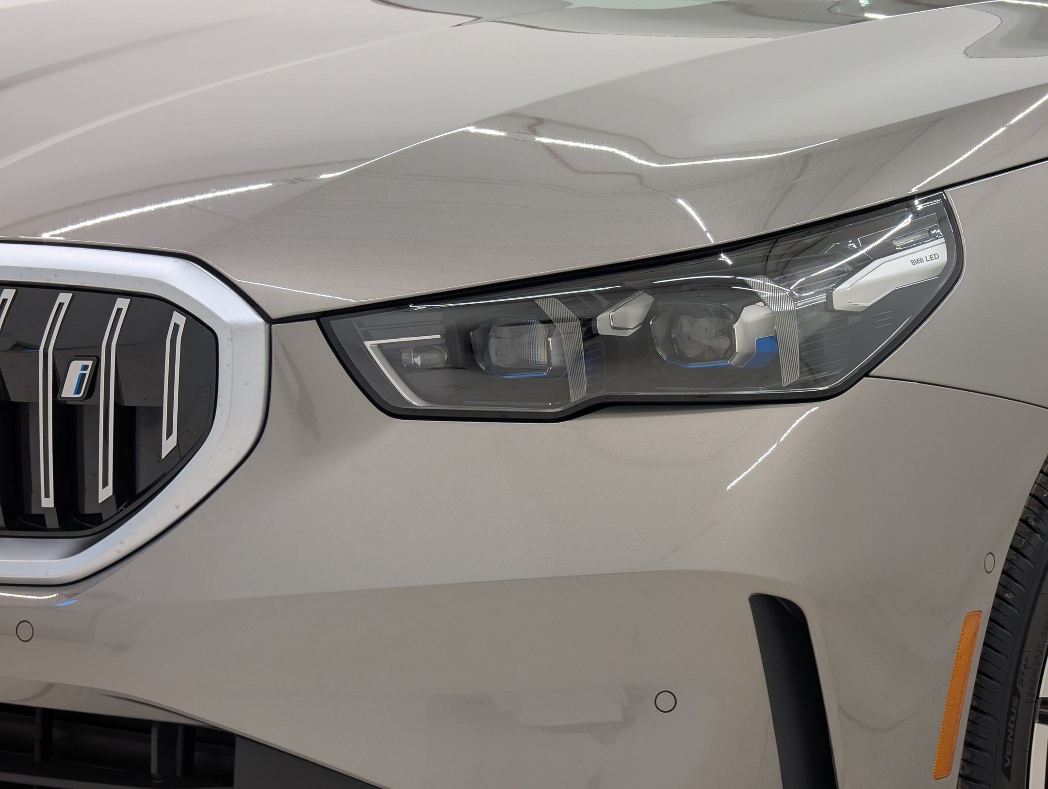 New 2026 BMW i5 eDrive40 w/ Premium Package RWD image 11