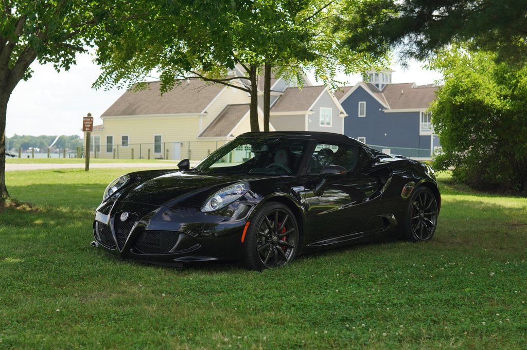 Used 2019 Alfa Romeo 4C Spider RWD image 4