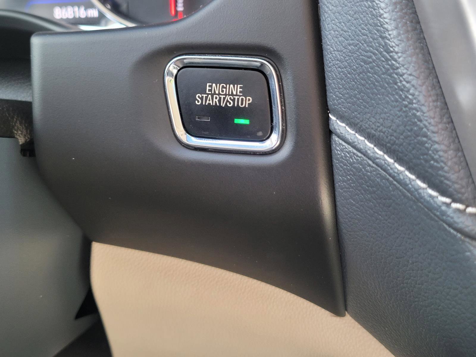 Used 2020 GMC Acadia Denali w/ Denali Ultimate Package AWD/4WD image 32