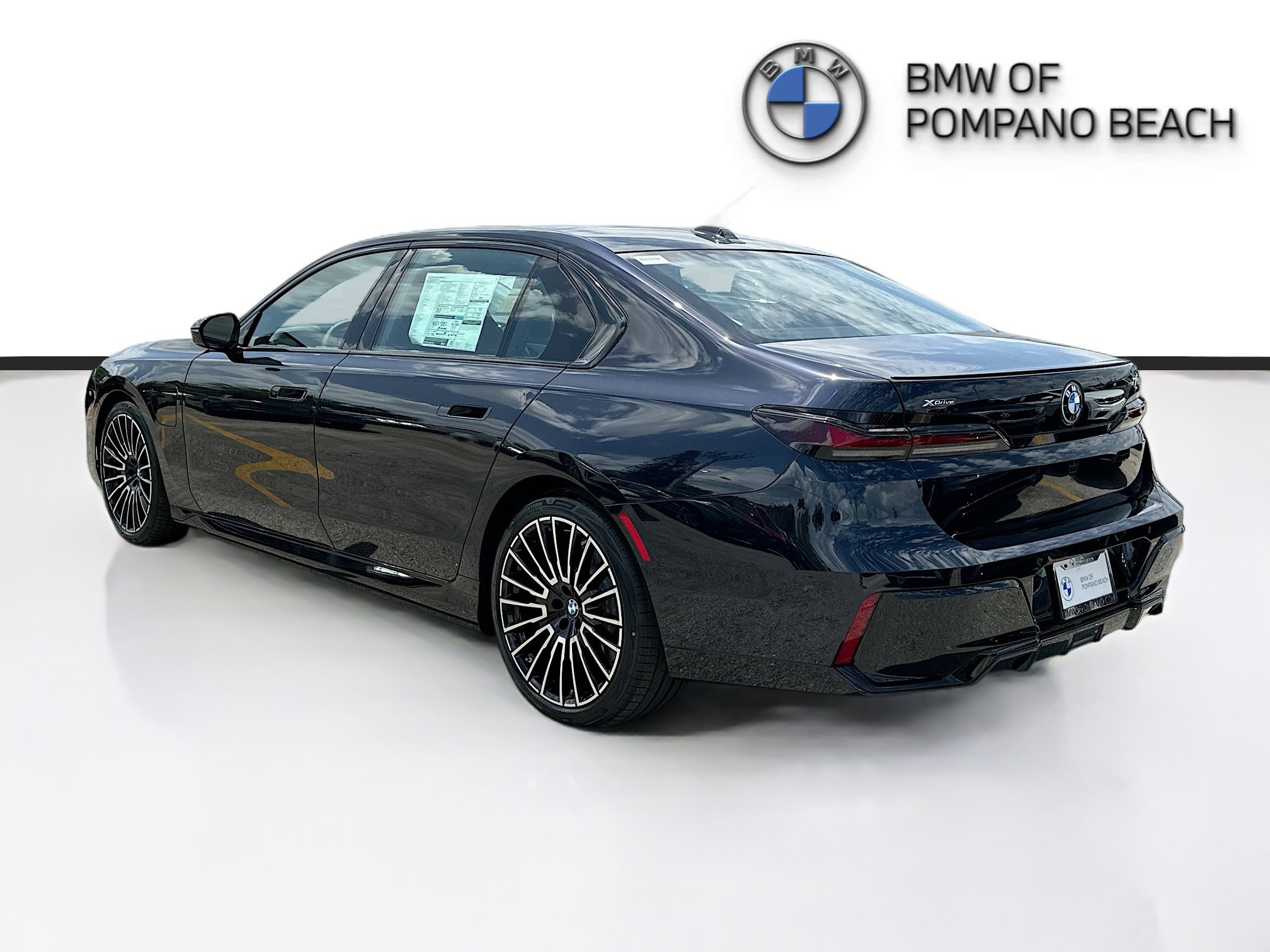 New 2025 BMW 750e xDrive w/ Luxury Rear Seating Package image 5