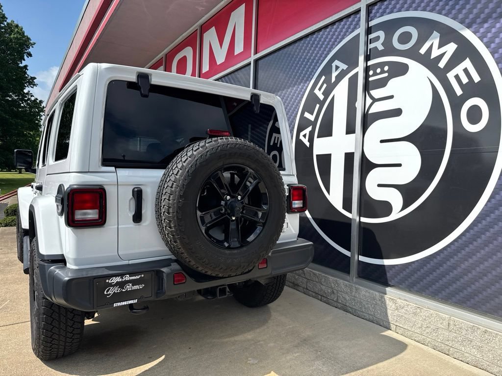 Used 2023 Jeep Wrangler Unlimited Sahara AWD/4WD image 12