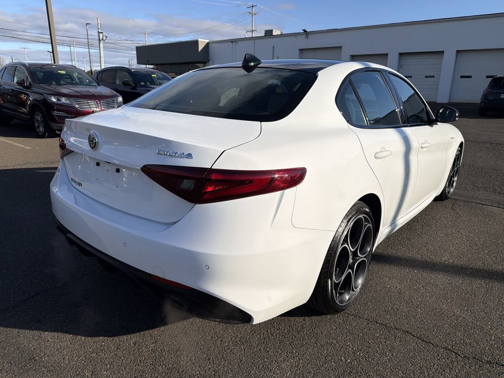 Used 2022 Alfa Romeo Giulia Veloce image 5