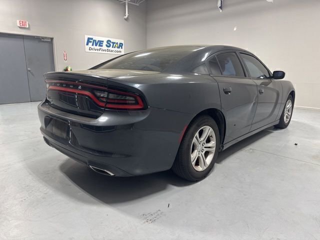 Used 2016 Dodge Charger SE RWD image 5