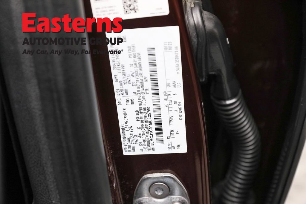 Used 2021 Lincoln Corsair Standard w/ Premium Package image 37