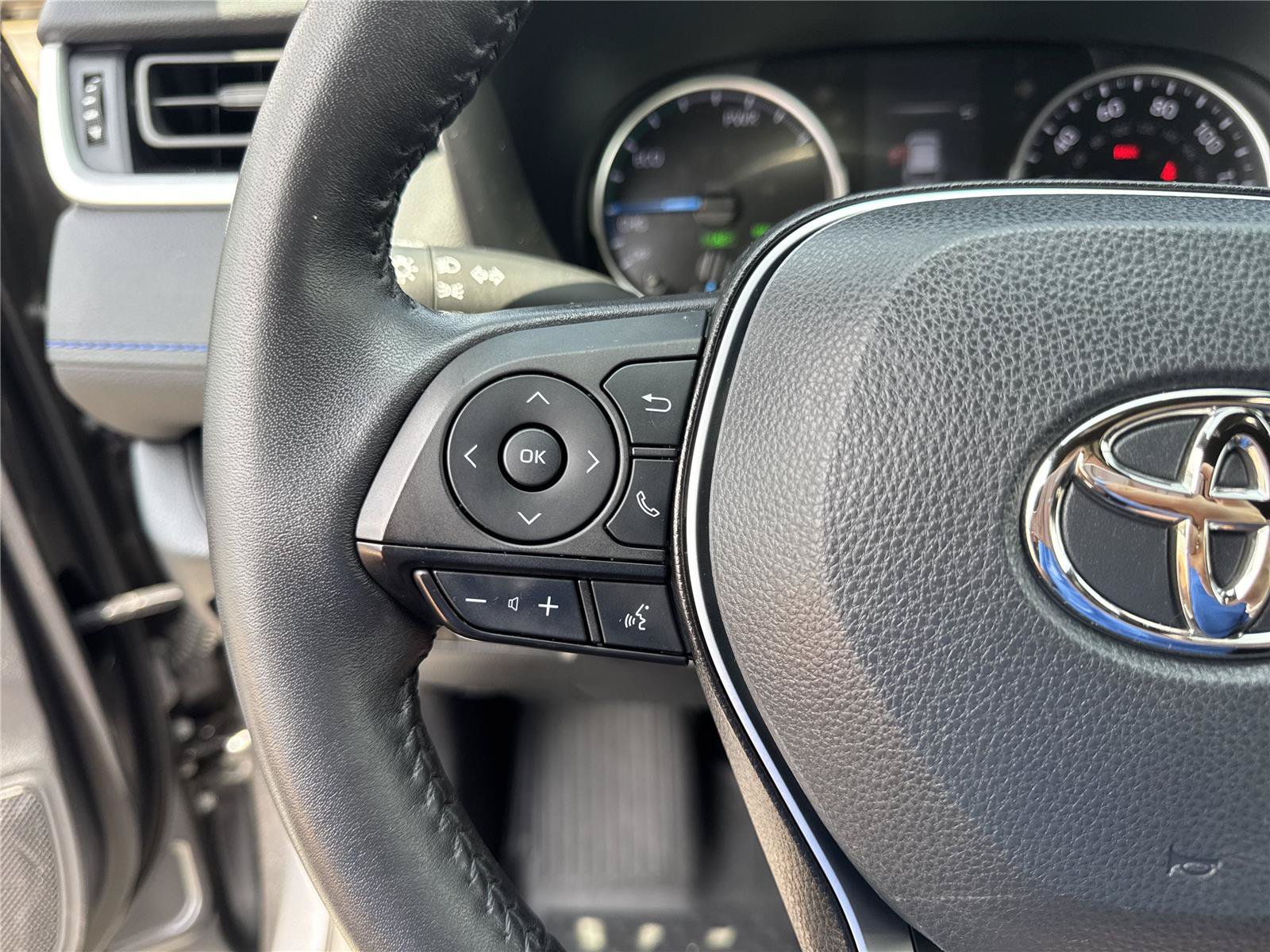 Used 2022 Toyota RAV4 SE w/ Convenience Package AWD/4WD image 21