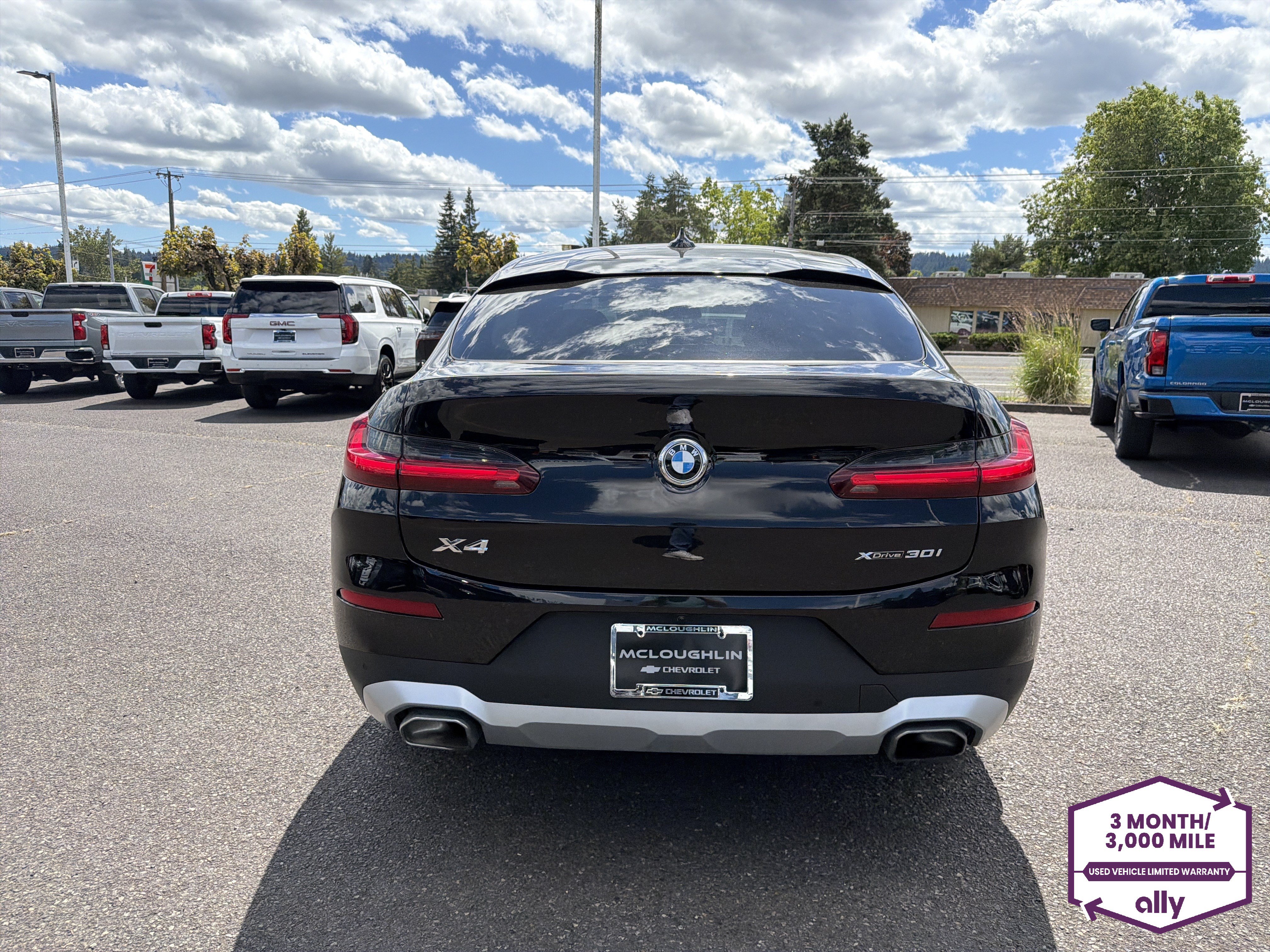 Used 2025 BMW X4 xDrive30i AWD/4WD image 4