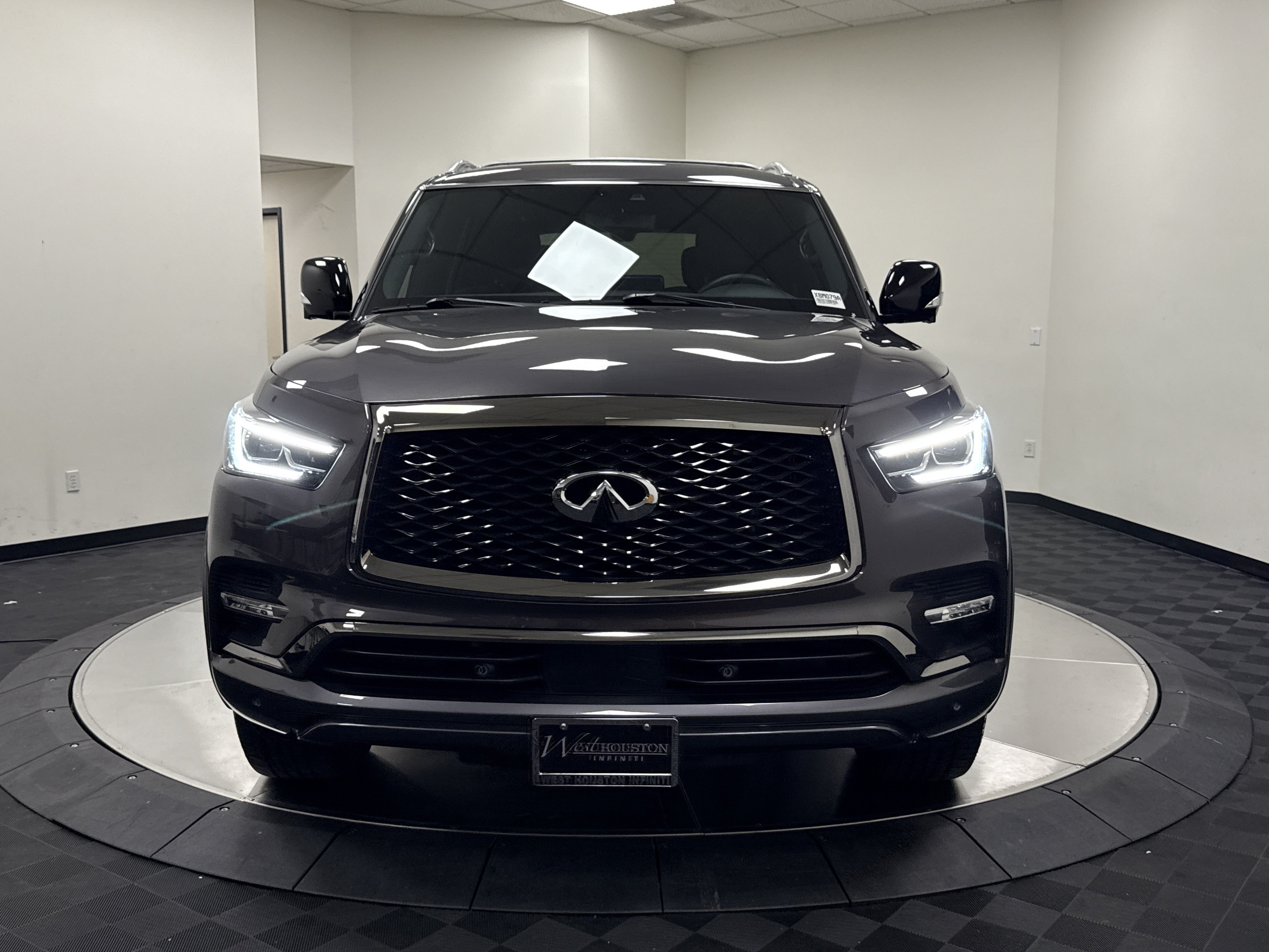 Certified 2024 INFINITI QX80 Sensory AWD/4WD image 2