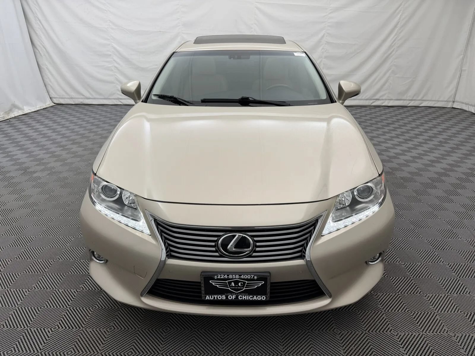 Used 2015 Lexus ES 350 w/ Luxury Package FWD image 3