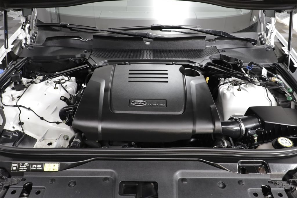 Certified 2025 Land Rover Discovery S AWD/4WD image 24