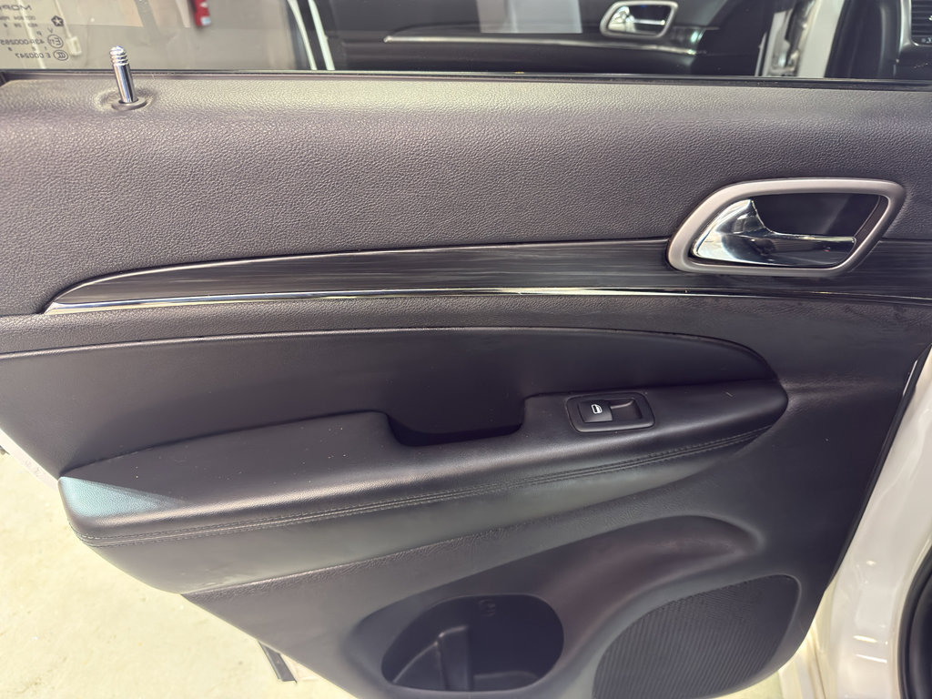 Used 2019 Jeep Grand Cherokee Limited X image 29