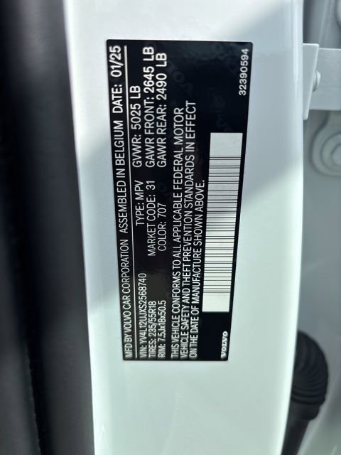 Used 2025 Volvo XC40 B5 Core image 28