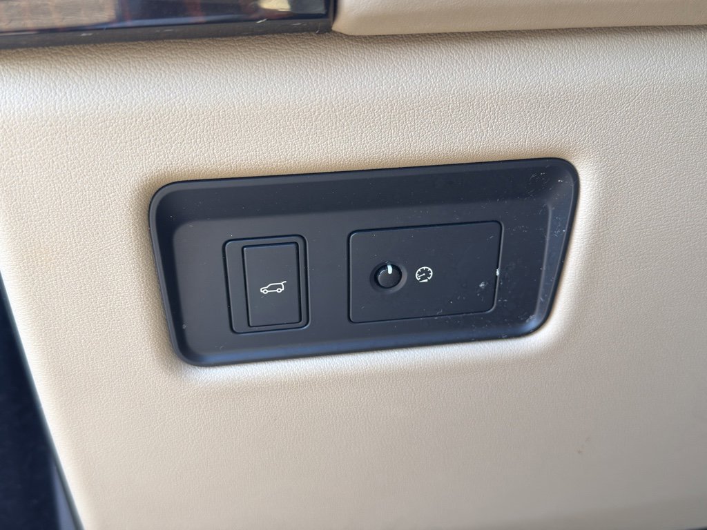 Used 2016 Land Rover Range Rover Supercharged image 24