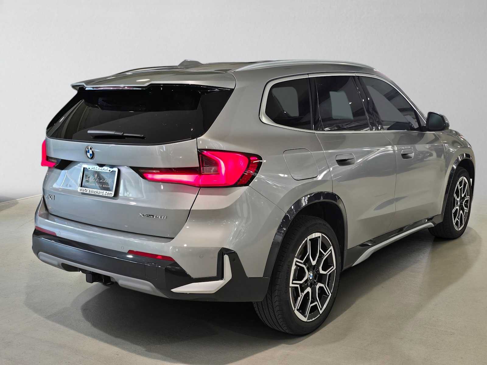 Used 2026 BMW X1 xDrive28i w/ Technology Package AWD/4WD image 3