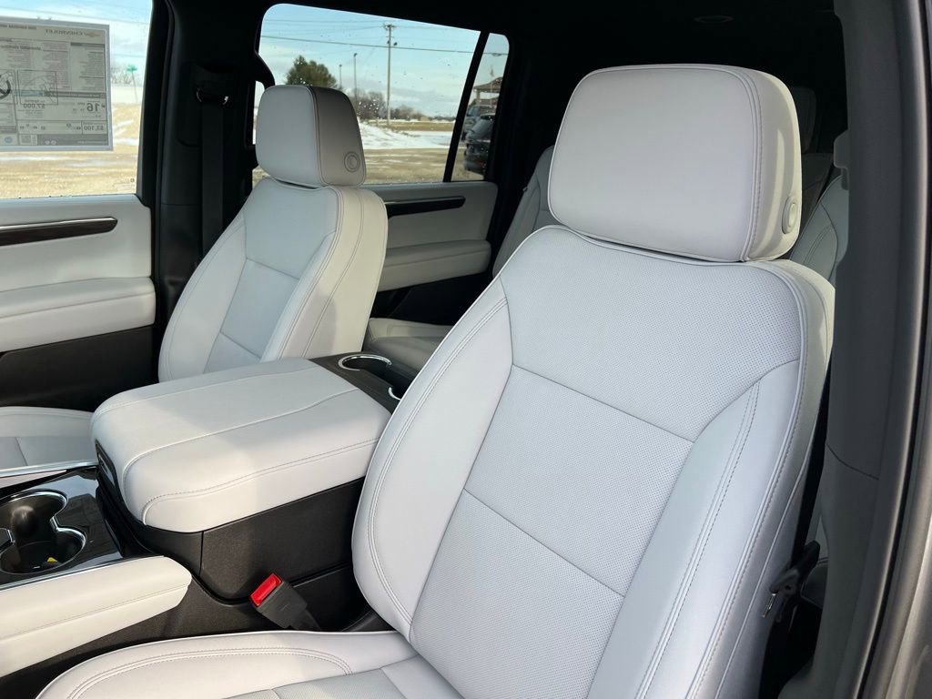 New 2026 Chevrolet Suburban Premier image 37