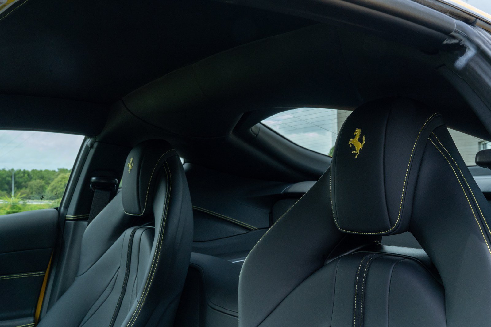 Used 2019 Ferrari 812 Superfast RWD image 33