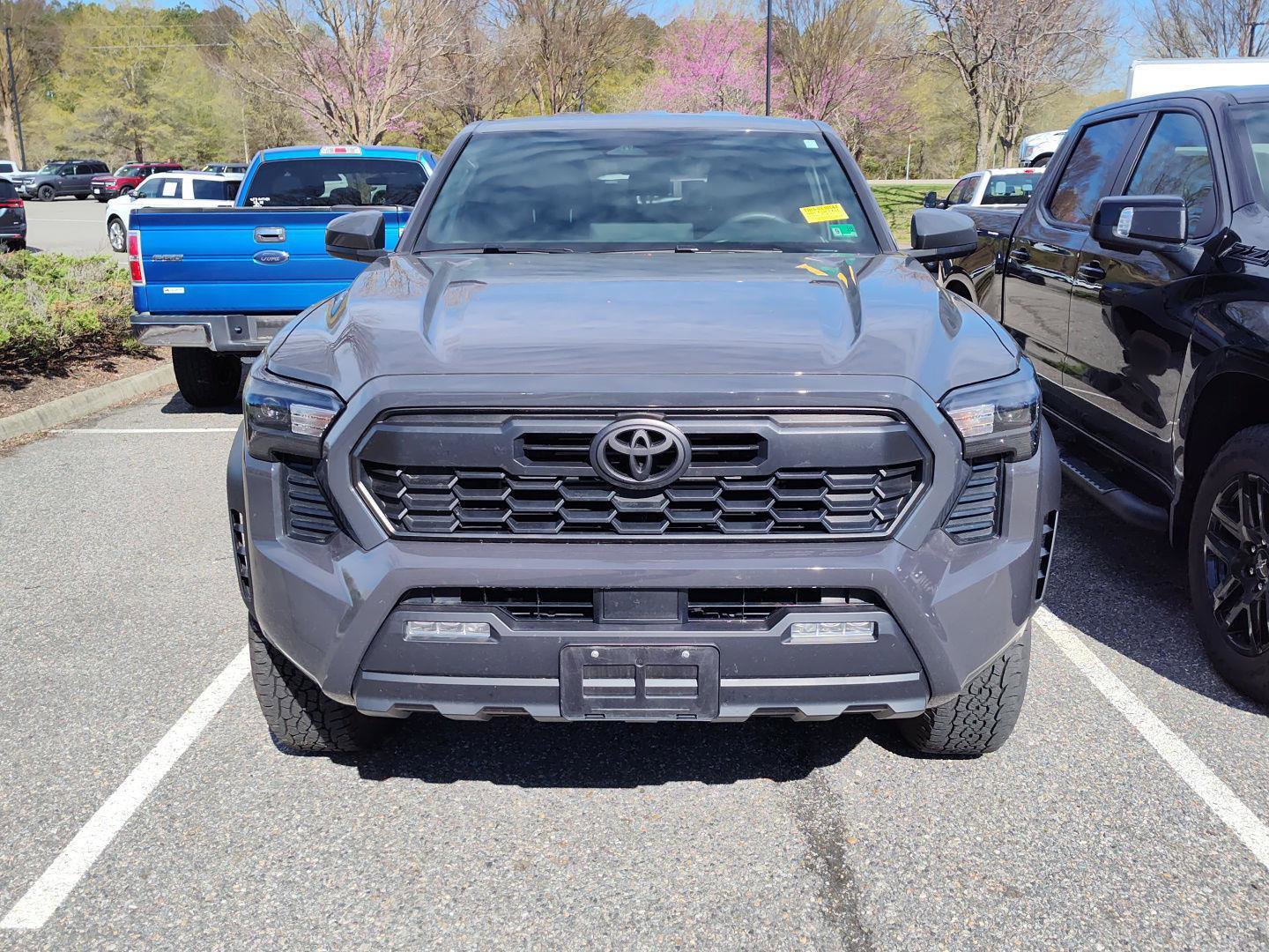 Used 2024 Toyota Tacoma TRD Off-Road image 2