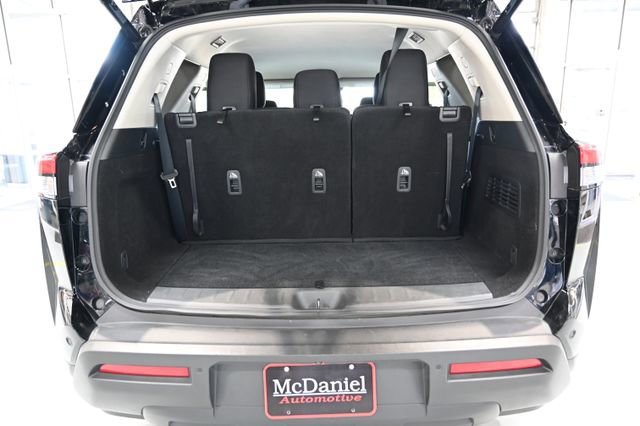 Used 2025 Nissan Pathfinder SV image 28