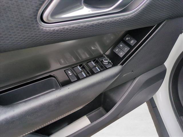 Used 2018 Land Rover Range Rover Velar S image 10