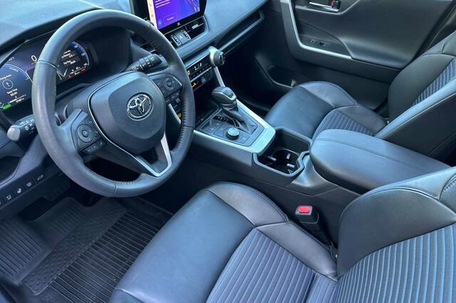 Used 2023 Toyota RAV4 XSE AWD/4WD image 10