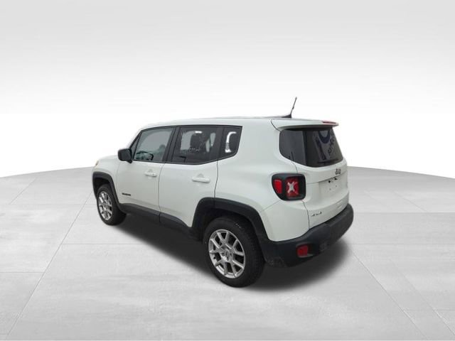 Used 2023 Jeep Renegade Latitude image 3