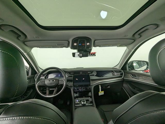 Used 2024 Jeep Grand Cherokee Limited 4xe w/ Luxury Tech Group II image 13