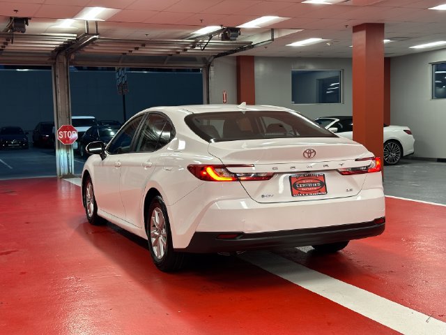 Used 2025 Toyota Camry LE FWD image 5