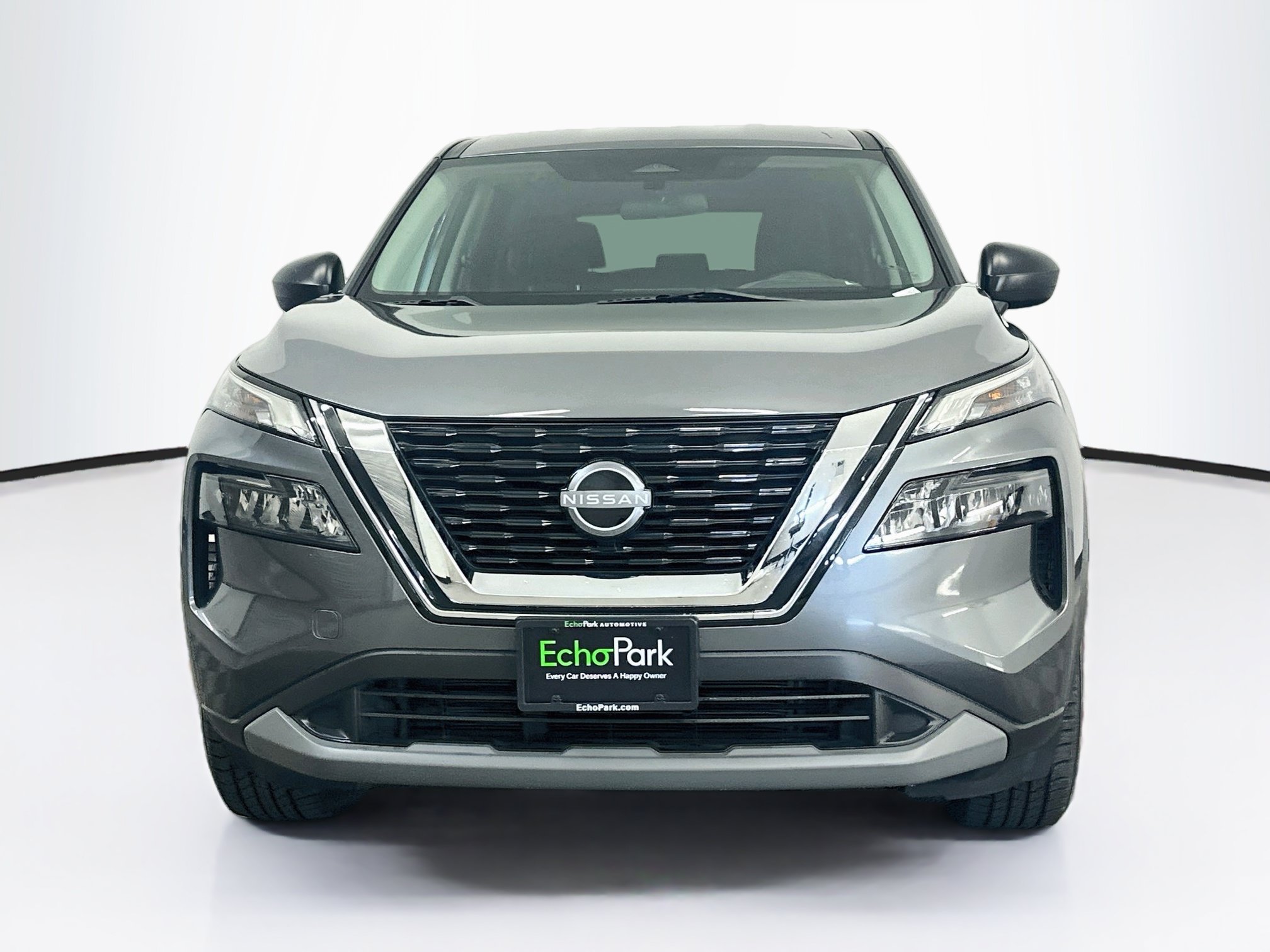 Used 2023 Nissan Rogue S AWD/4WD image 2