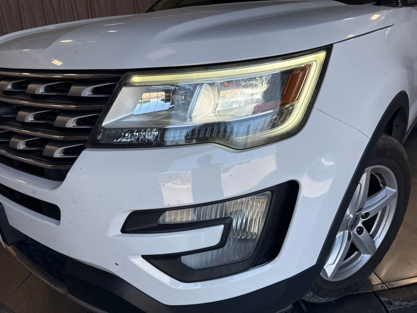 Used 2016 Ford Explorer XLT w/ Equipment Group 201A AWD/4WD image 8