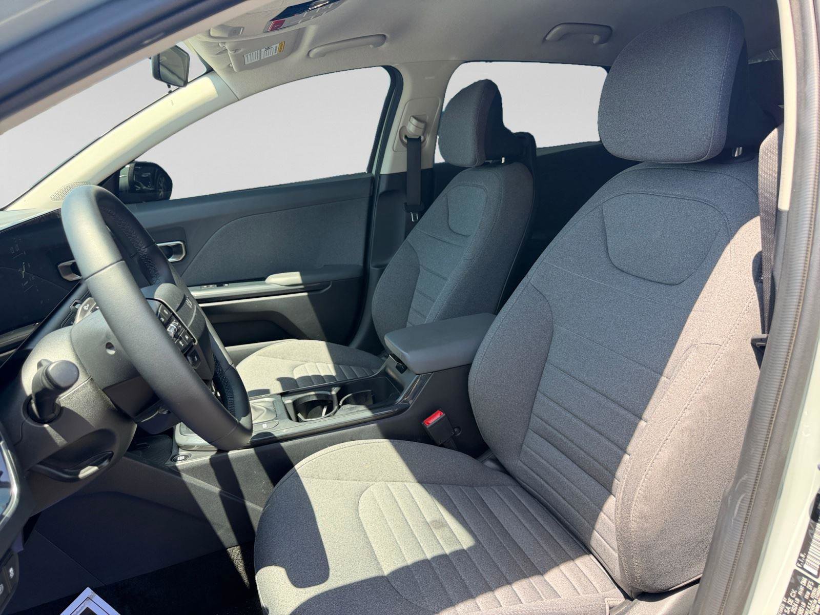 Used 2025 Kia K4 EX FWD image 13
